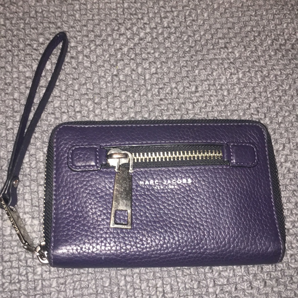 Marc Jacobs Gotham City Slgs Zip Phone Wristlet